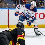 Audiencia para McDavid por golpe a Garland de Canucks