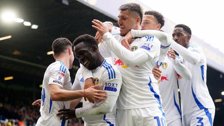 Noticias fútbol 2025: Leeds United y Burnley ascienden a Premier League