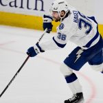 Hagel de Lightning sale tras golpe alto de Ekblad de Panthers