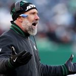 NRL 2025: Multa a Jeff Ulbrich de Atlanta Falcons por broma a Sanders