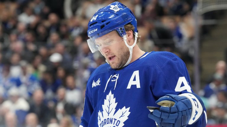 Morgan Rielly establece récord de goles en playoffs para Leafs