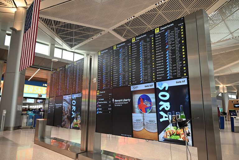 Lío en Aeropuerto de Newark solo es el comienzo | Defector