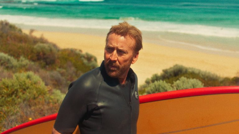 El Surfista” Principalmente Se Ahoga y Agita | Defector