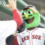Red Sox persigue a Rafael Devers por el país | Defector