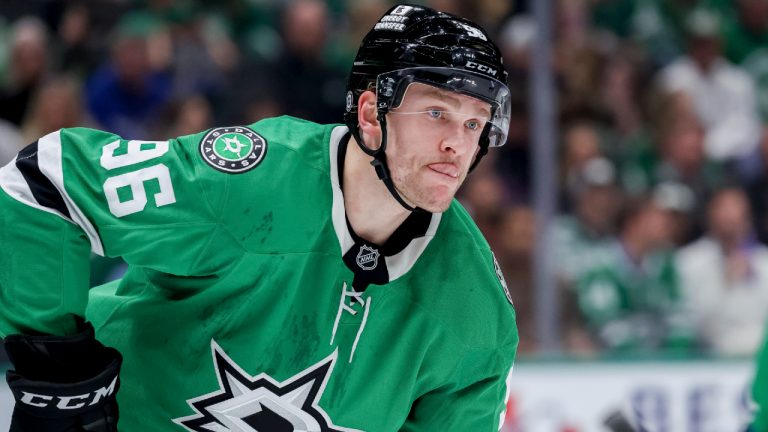 Estrellas hacen historia con cinco finlandeses en Juego 2 vs. Oilers