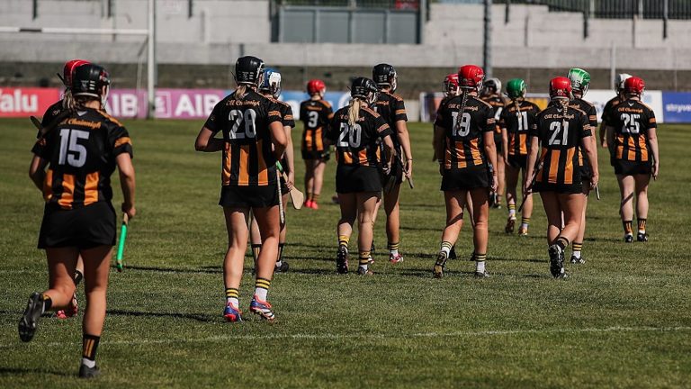 Regla irlandesa obligaba a atletas femeninas a usar faldas, finalmente derogada