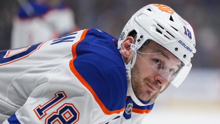 Hyman de Oilers abandona Juego 4 vs. Stars por lesión corporal alta aparente