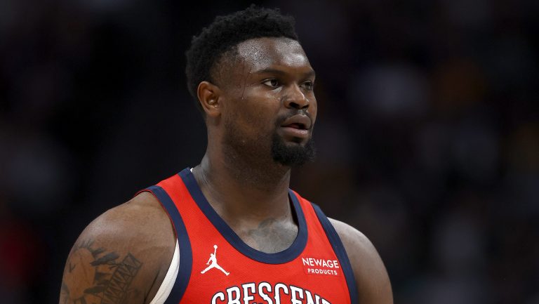 Acusan a Zion Williamson de violación y violencia doméstica en demanda
