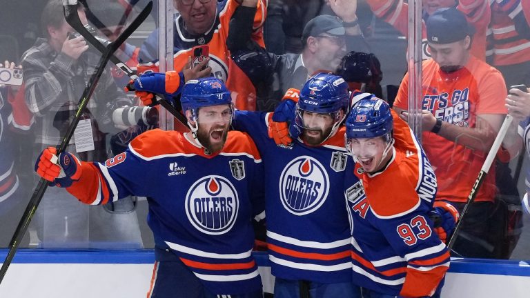 Oilers ganan en tiempo extra, Juego 1 de la Final de la Copa Stanley