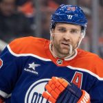En Vivo: Jugadores y entrenadores hablan tras victoria de Oilers en Juego 1