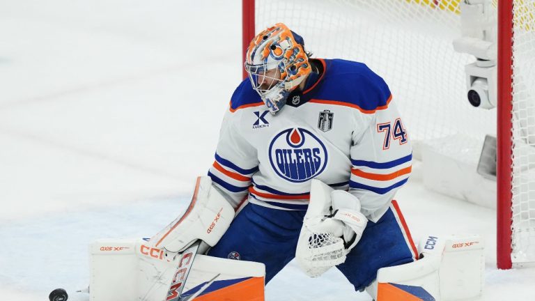 Skinner sustituido por Pickard tras permitir cinco goles